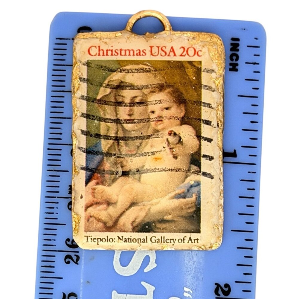 1973 20c Christmas Stamp Clay & Gold Leaf Pendant Necklace Encased in Resin - Picture 5 of 11
